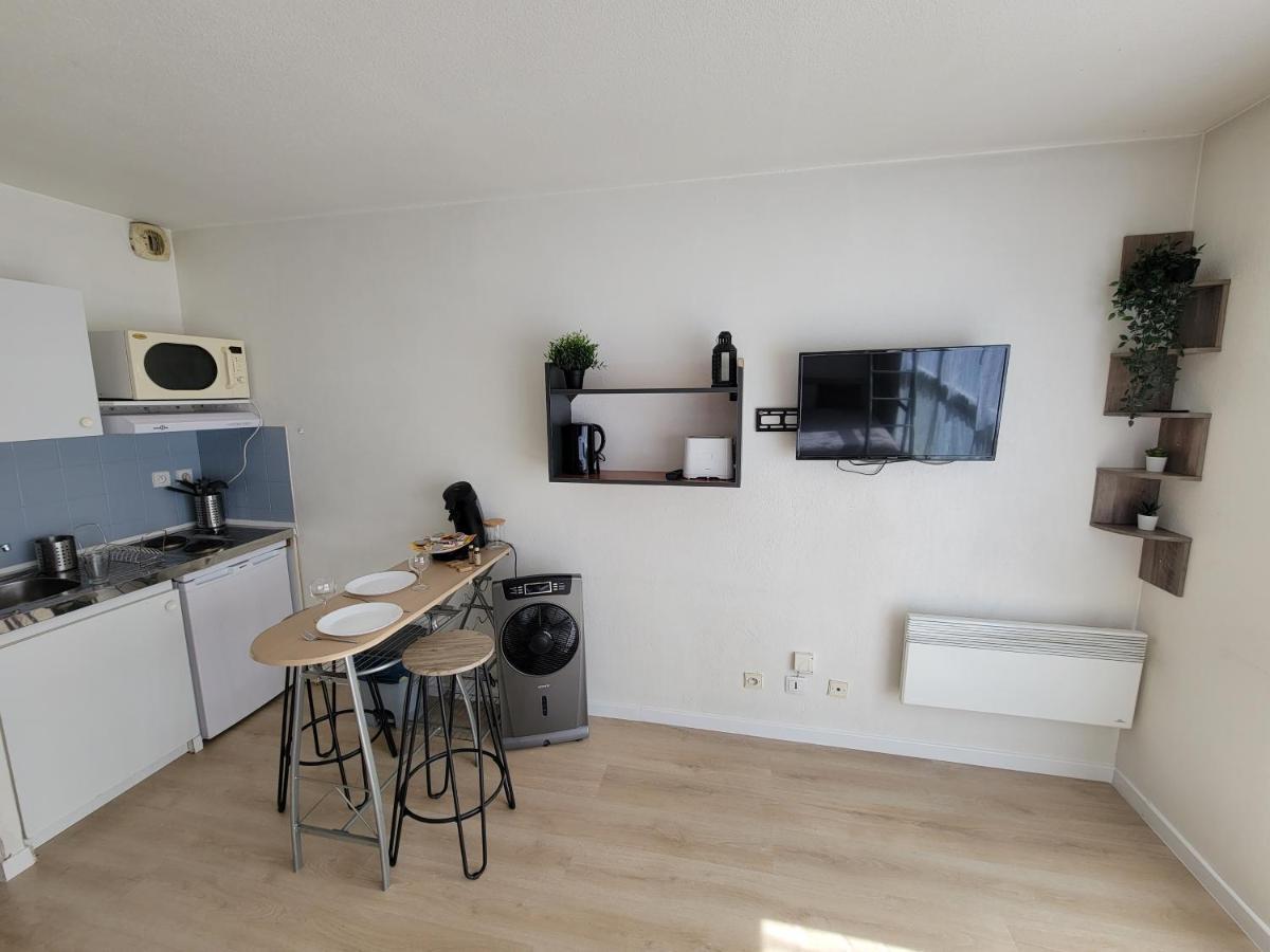 Fully Equipped 5min From The Train *