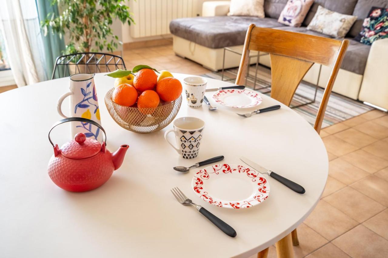 Lumineux Et Tres Cosy Avec Balcon By Weekome Marseille