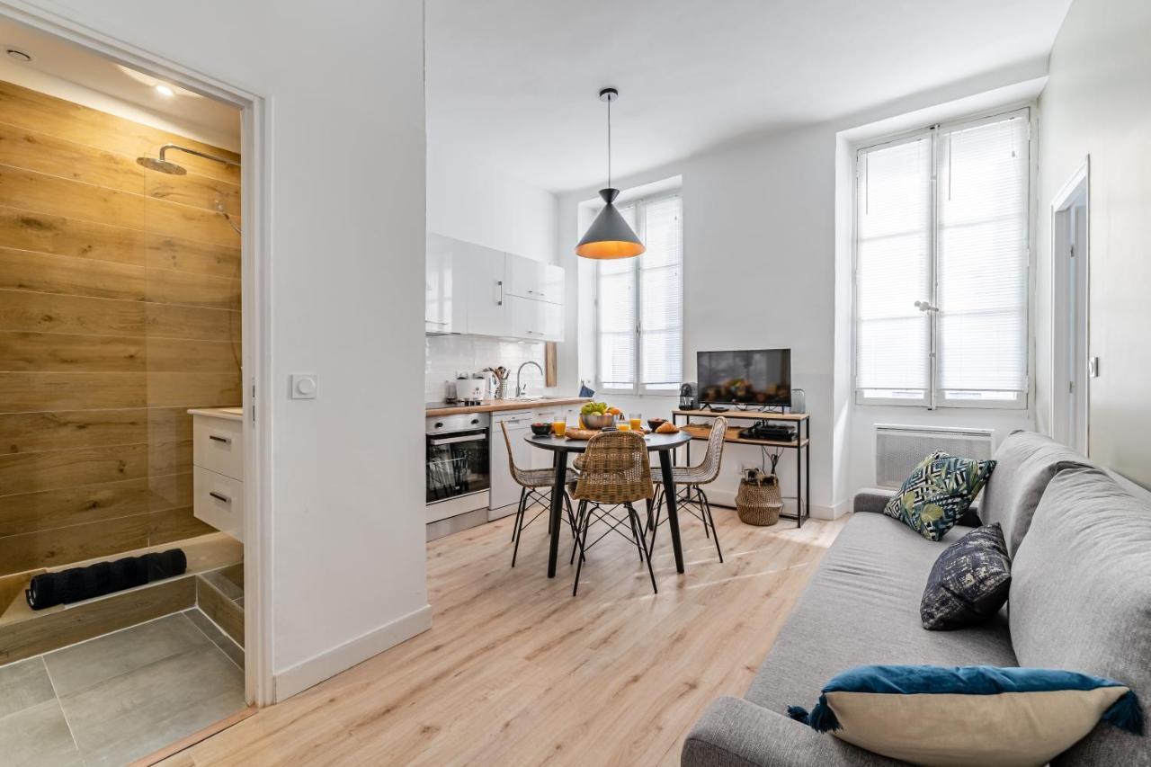 Home: Les Richesses De A Vos Pieds! *