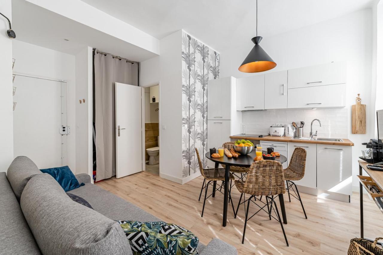 Home: Les Richesses De A Vos Pieds!