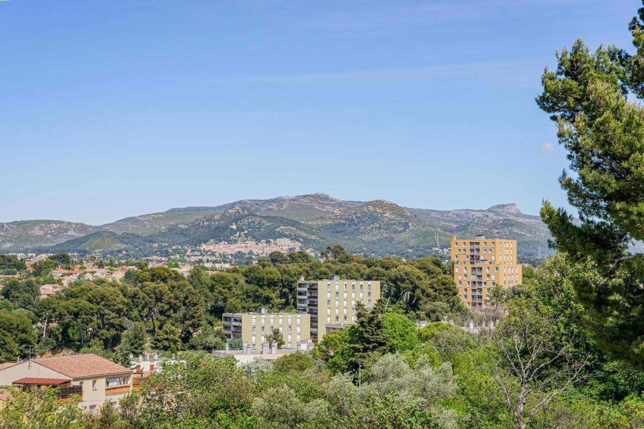 Park & Suites- Parking-wifi-netflix-vue Apartment Marseille