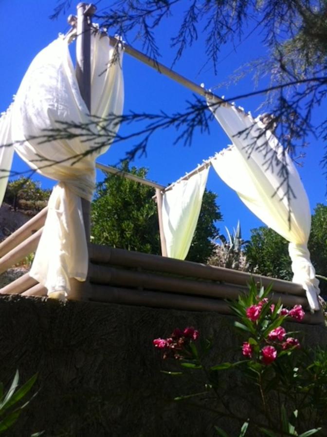 Maison Chaleureuse Au Coeur Des Calanques De + Jardin. Holiday home *