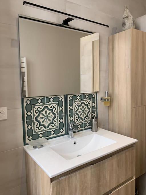 Cosy Joliette, Central, Climatise, 2 Chambres, Wifi, Garage Apartamento Marselha