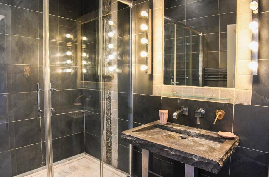 Le Leca, Typiquement Marseillais -75m2 Marsella