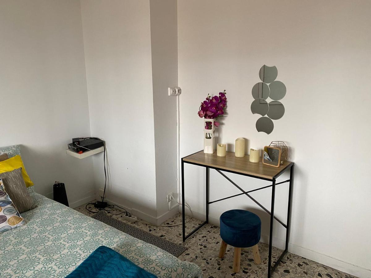 Apartment T3 Lumineux Dans Un Petit Immeuble, Marseille