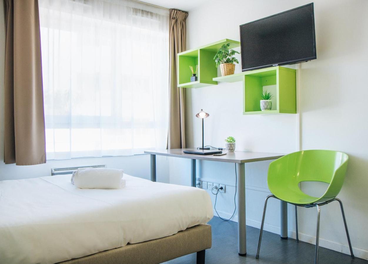 Twenty Business Flats Timone Aparthotel