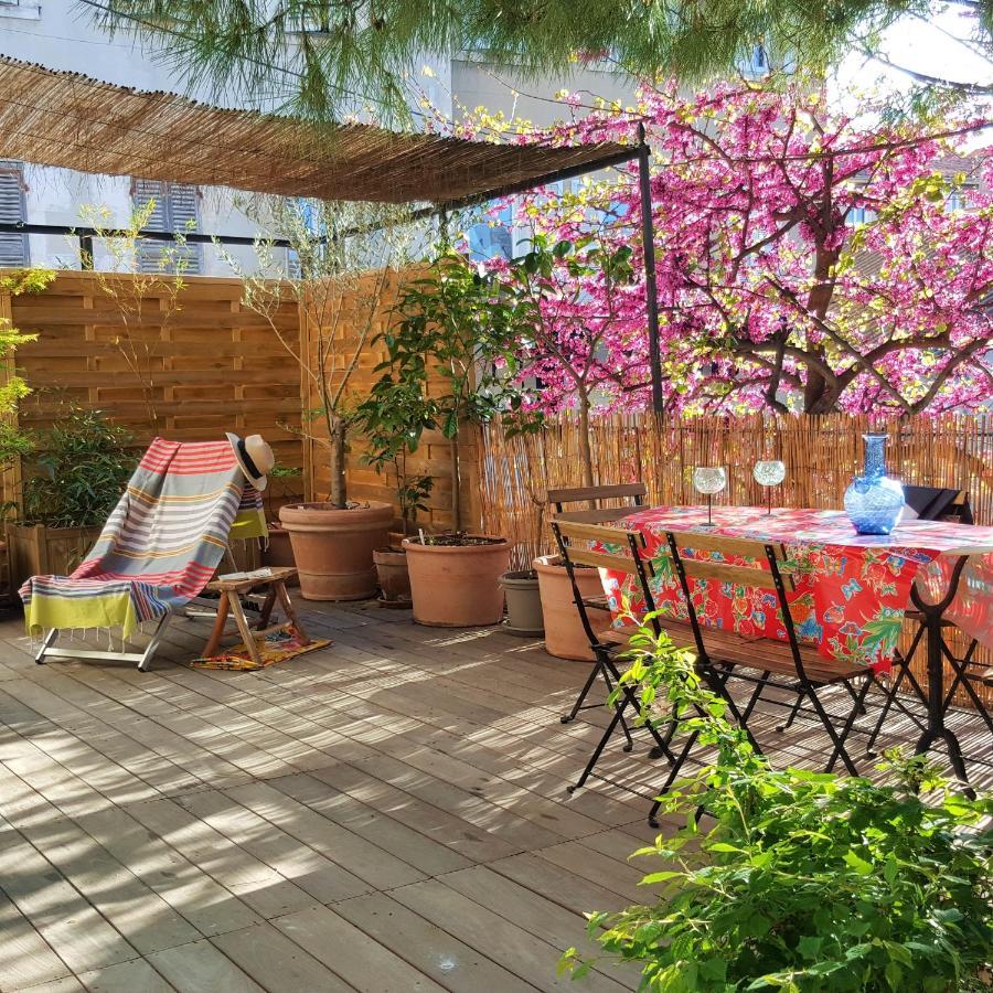 Little House With A Large Roof Garden In The Center Guest house Marseille
