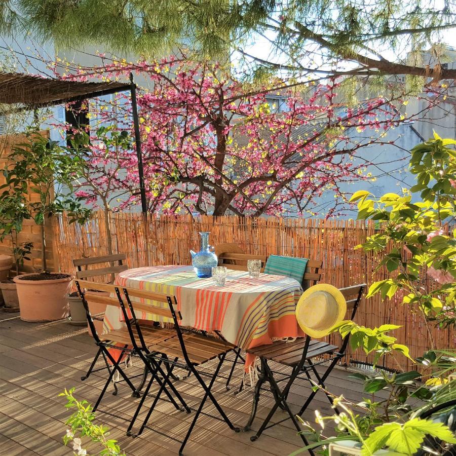 Guest house Little House With A Large Roof Garden In The Center Marseille