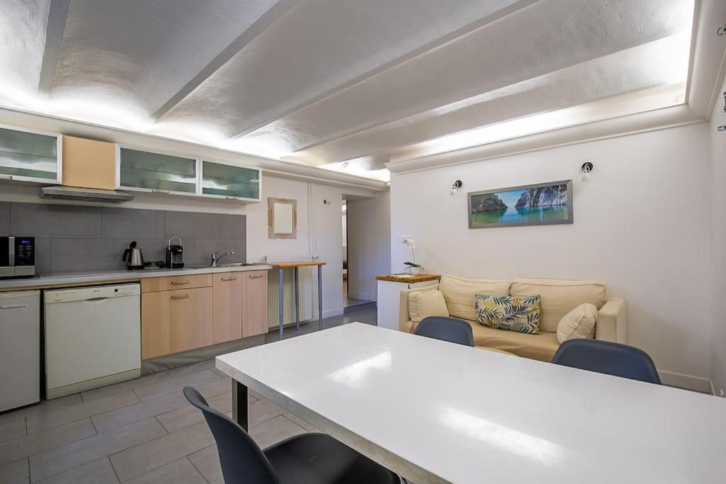 Maison Familiale Entre Mer Et Parc Des Calanques - Piscine