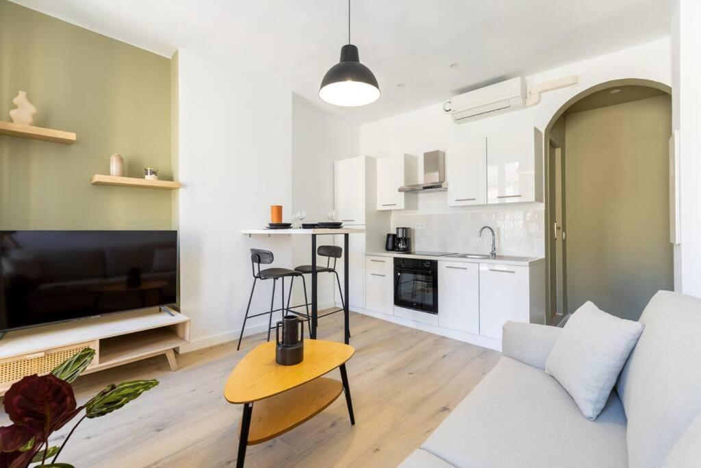 Apartamento Beautiful & Modern Flat In Heart Of *