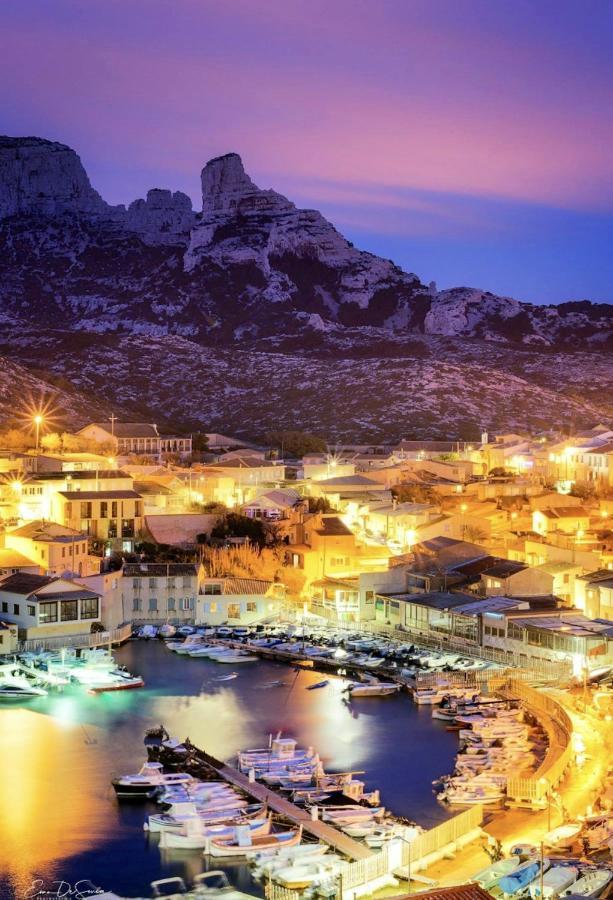 Holiday home Maison Chaleureuse Au Coeur Des Calanques De + Jardin. *