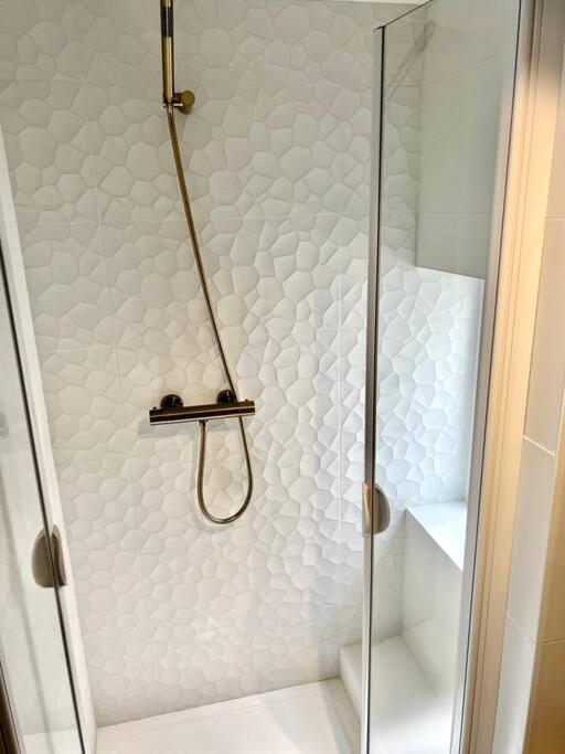 Studio Cosy Sous Les Toits Appartement Marseilles