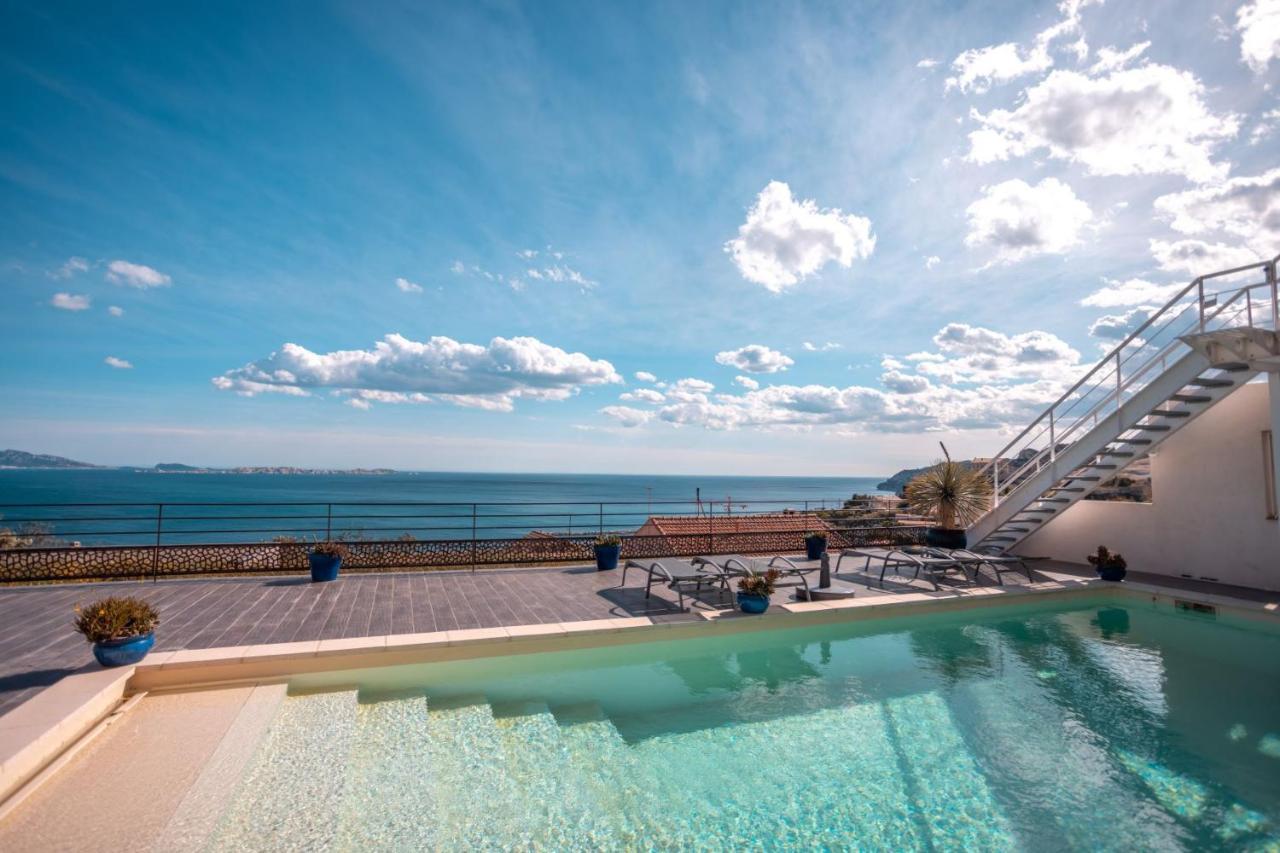 Les 2 Vue Piscine Guest house Marseille