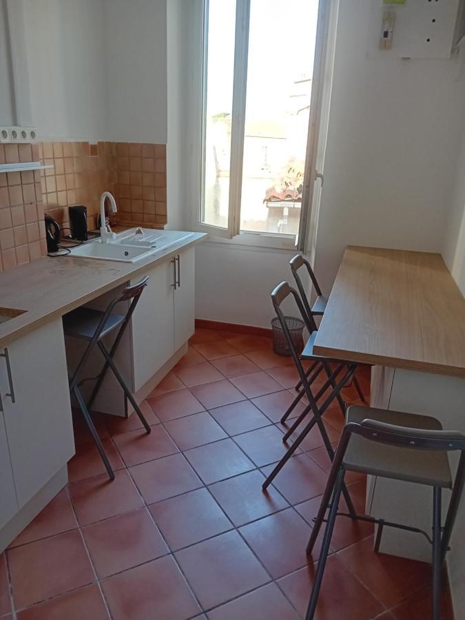 La Plaine Cours Julien: Private In Lively *