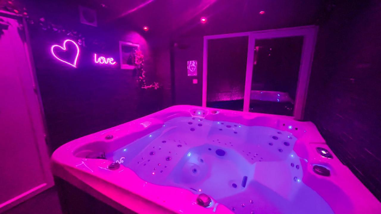 Avec Jacuzzi, Et Terrasse Appartement *