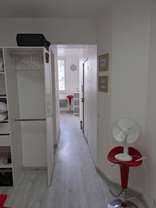Căn hộ Joli T2 Meuble De 20 M² Situee A 2 Minutes A Pied Du Metro Marseille