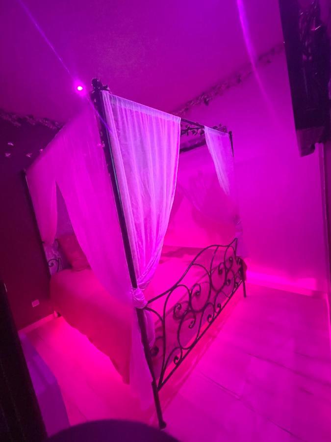 Avec Jacuzzi, Et Terrasse *