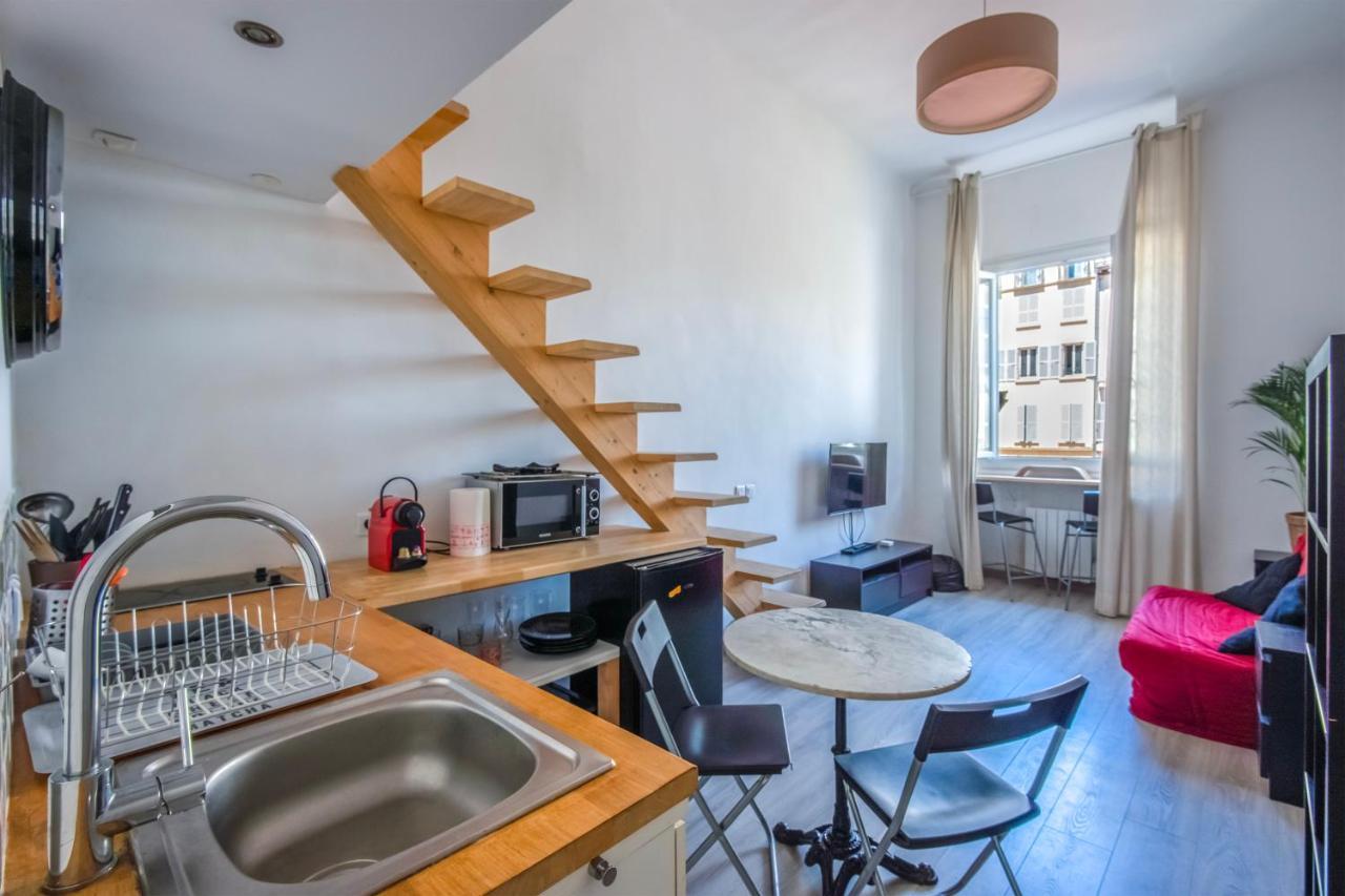Cours Estienne D'orves Apartment