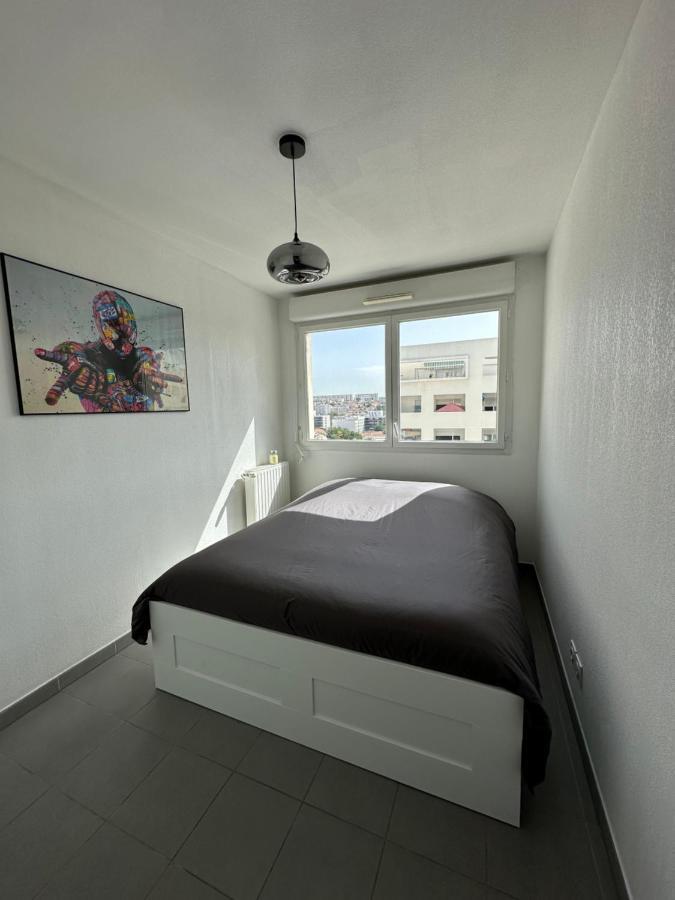 Apartment 3 Pieces + Terrasse *