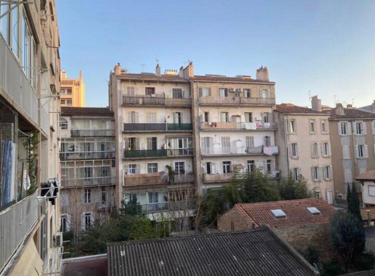 Lumineux De 2 Apartment