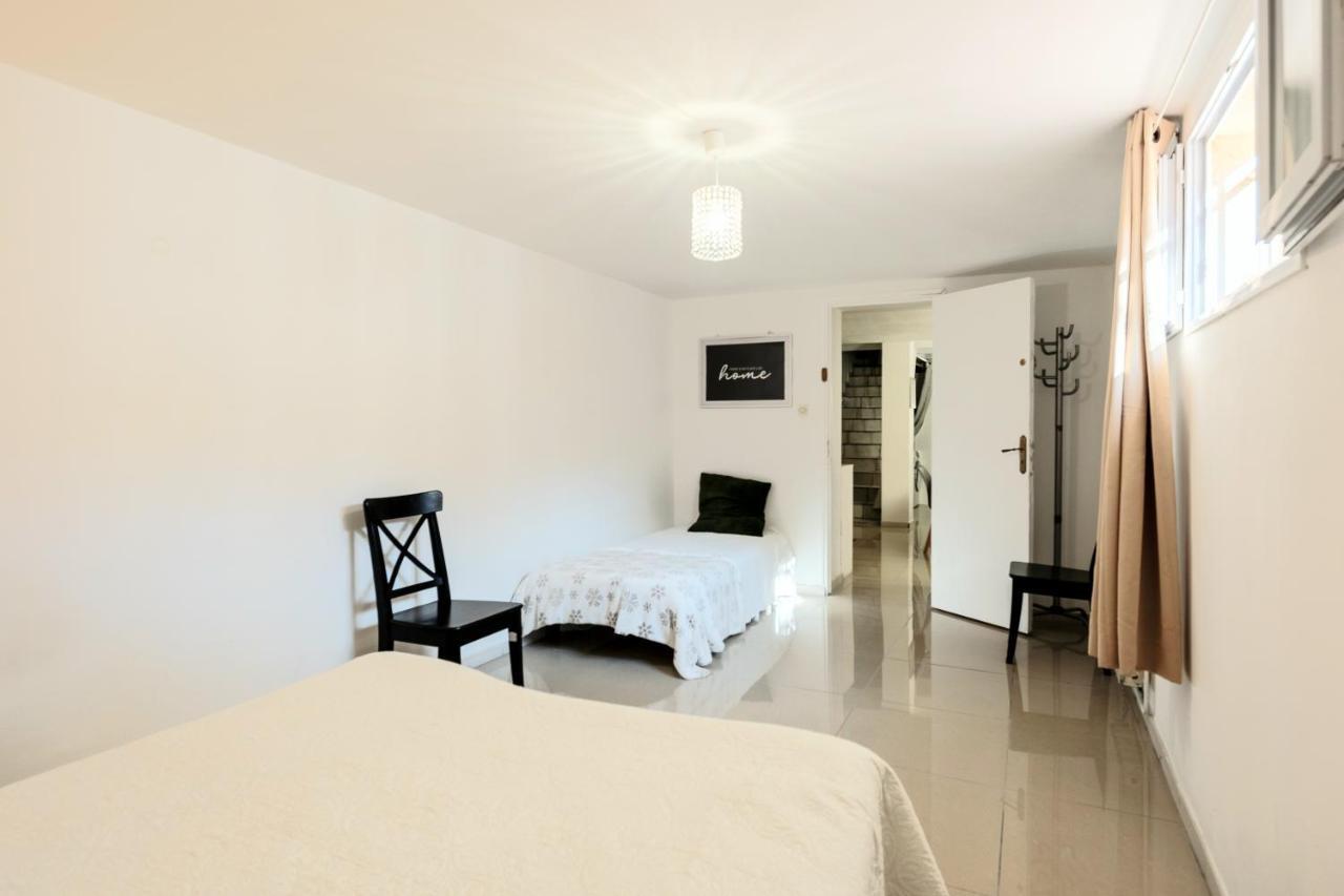 Villa Avec Piscine Et 3 Logements Ideale Groupe Casa de férias *