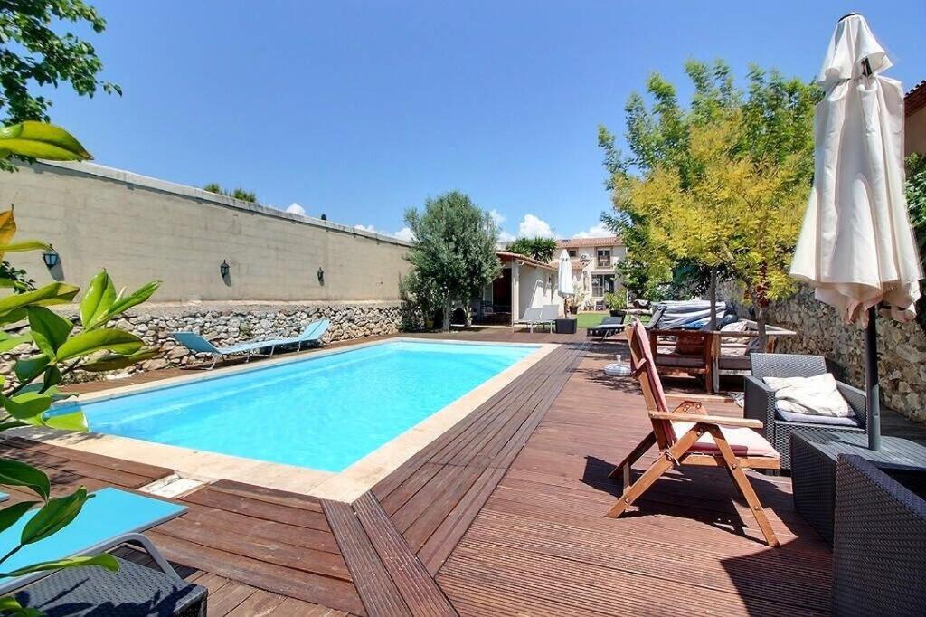 Villa Avec Piscine Et 3 Logements Ideale Groupe Marselha
