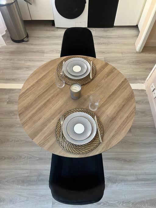 Apartamento T1 Climatise En Centre / Paradis