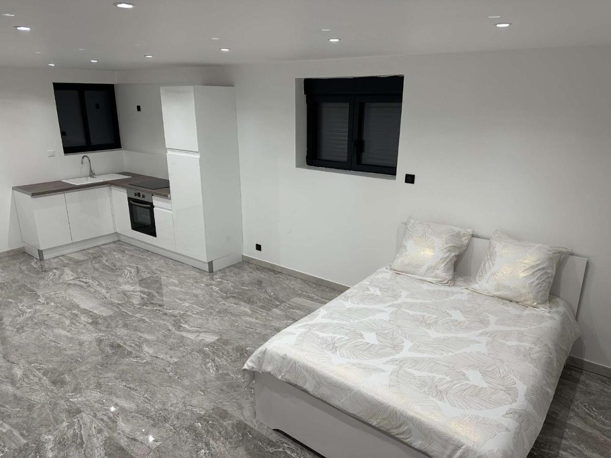 Studio Moderne Marseilles