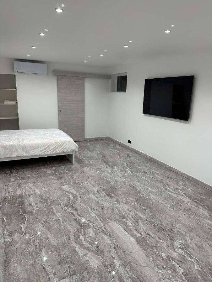 Studio Moderne * Marseilles