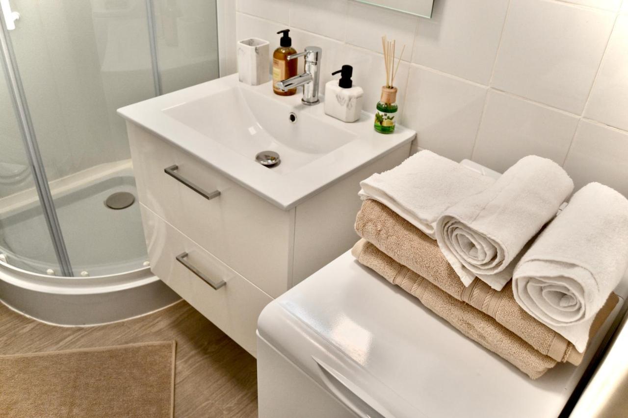 Cocon Marseillais, Centre-ville, Vieux-port - Rue Paradis, Renove, Climatise, 2pers Apartment