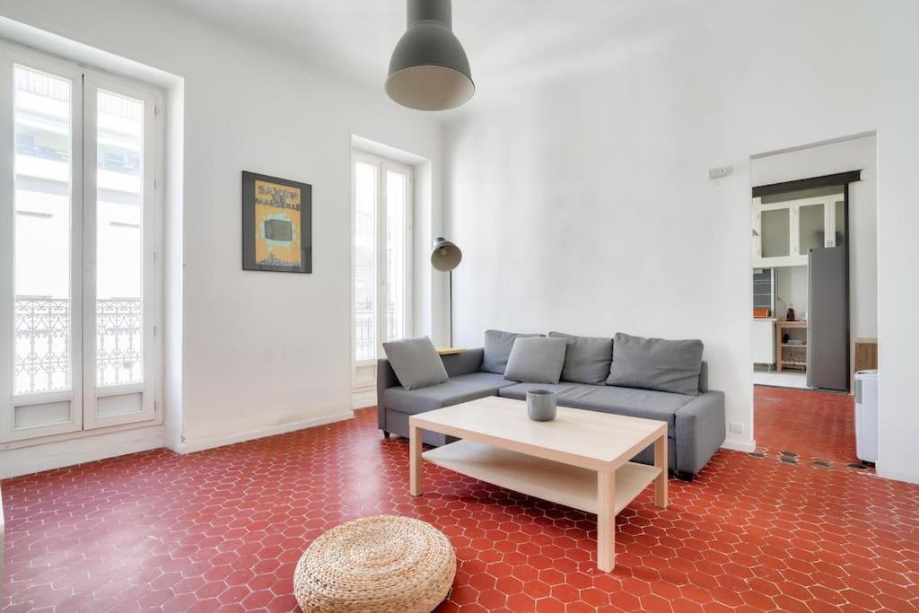 Appartement Splendide T2 Avec Balcon A 10 Min Du Vieux Port