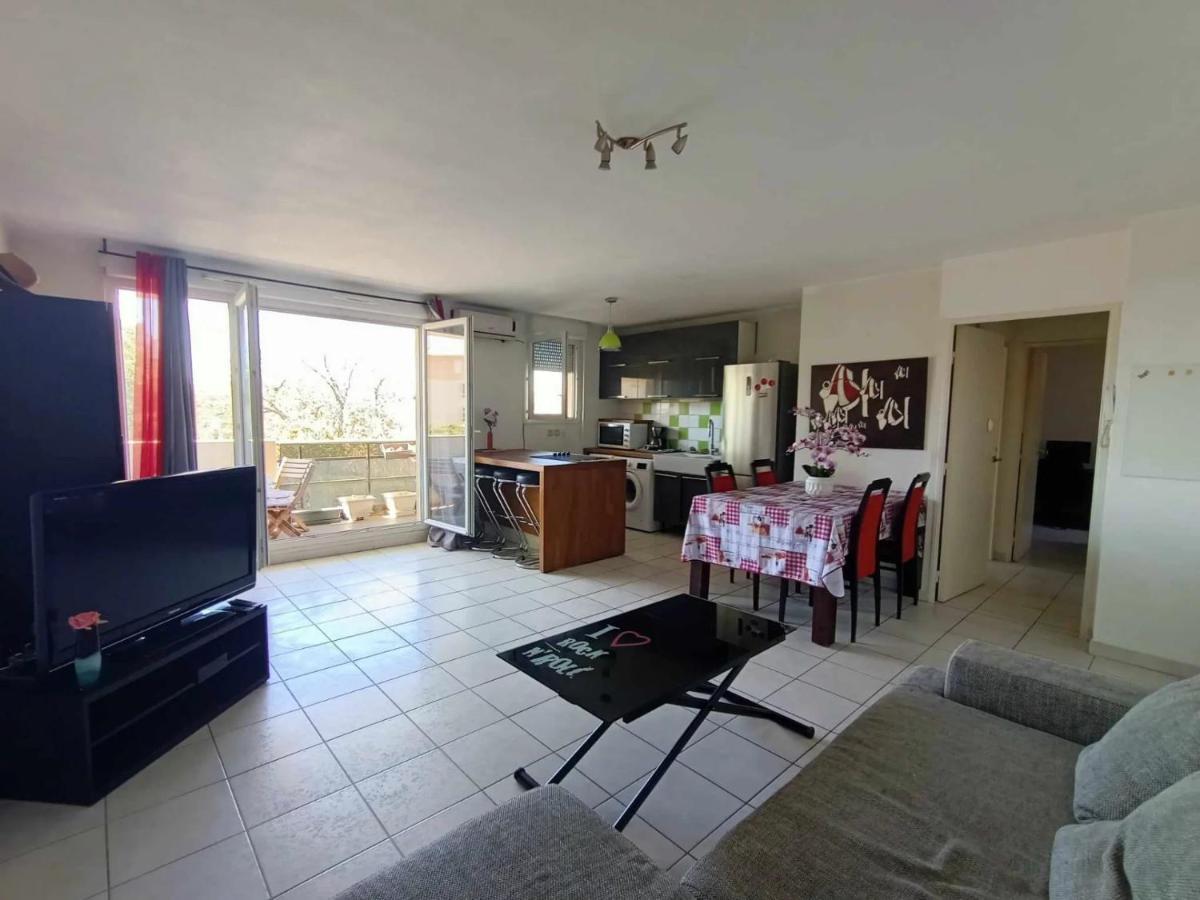 Apartment T3 Au Calme 13015 Marseille