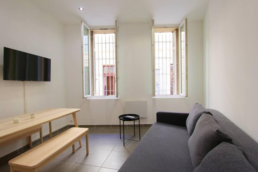 Apartment Flc-panier- Old Port 500m - T3- 2 Bedrooms -maxi 6 Guests