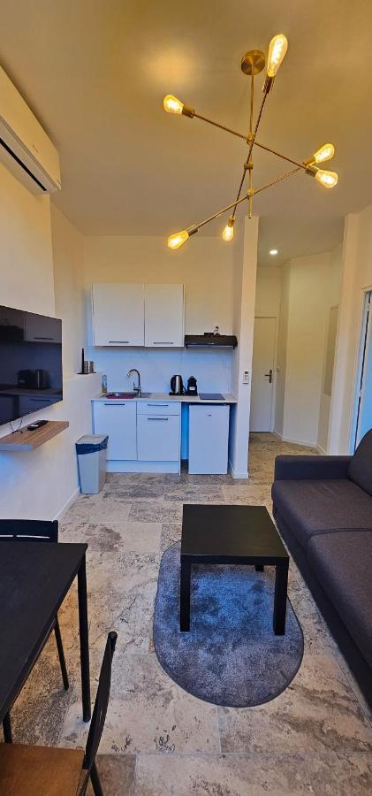 Apartment Massilia New'z 02 *