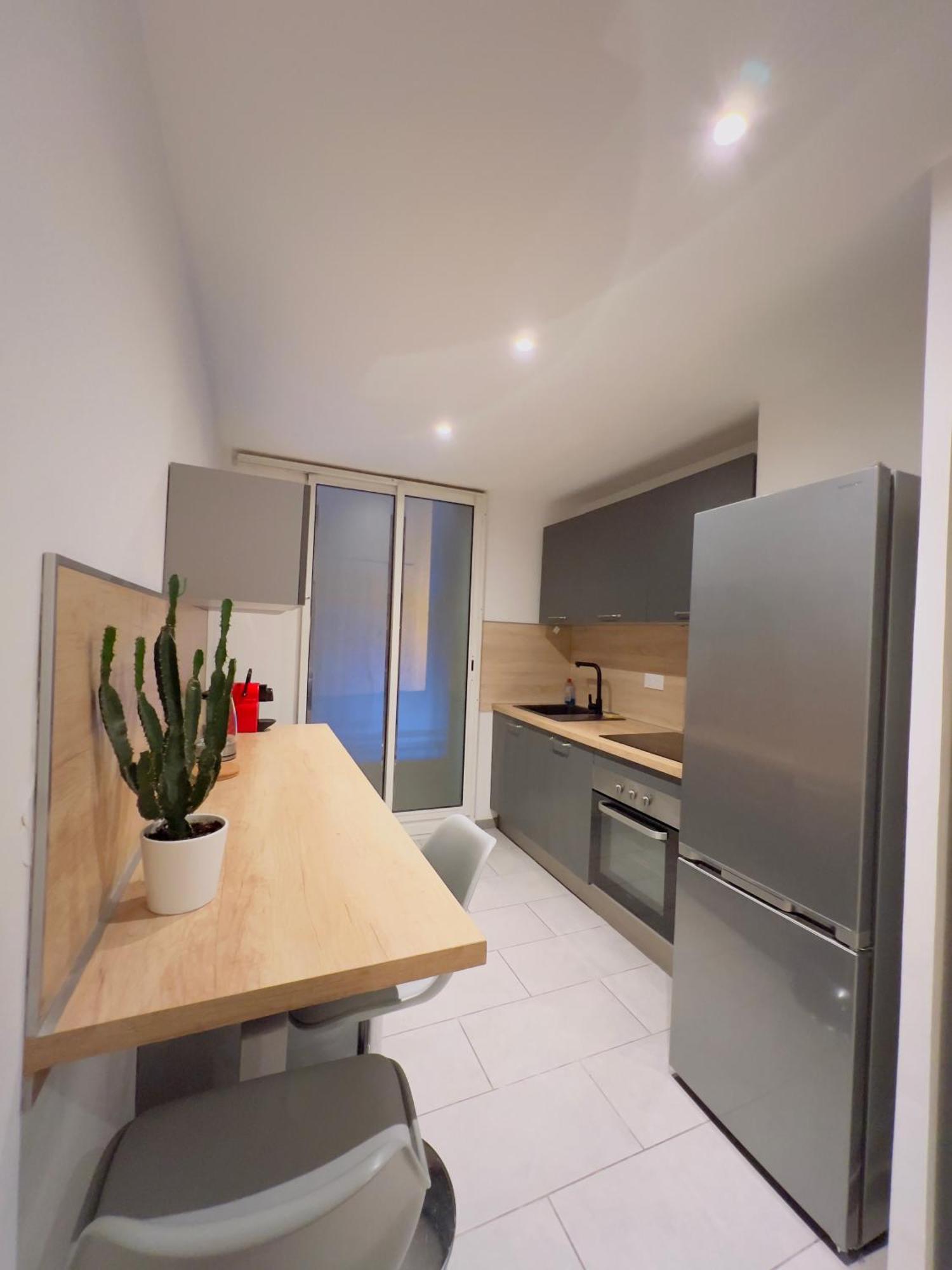 Superbe T3 Clim 2 Balcons Timone Apartamento *