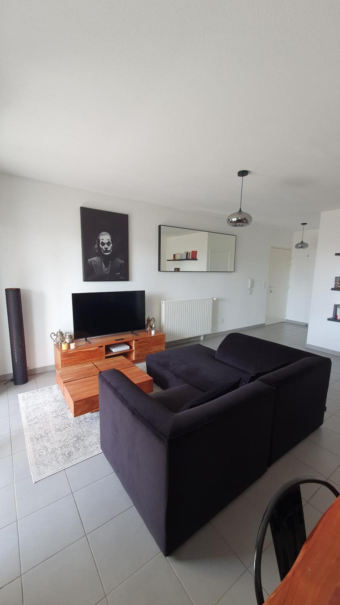 3 Pieces + Terrasse Apartment