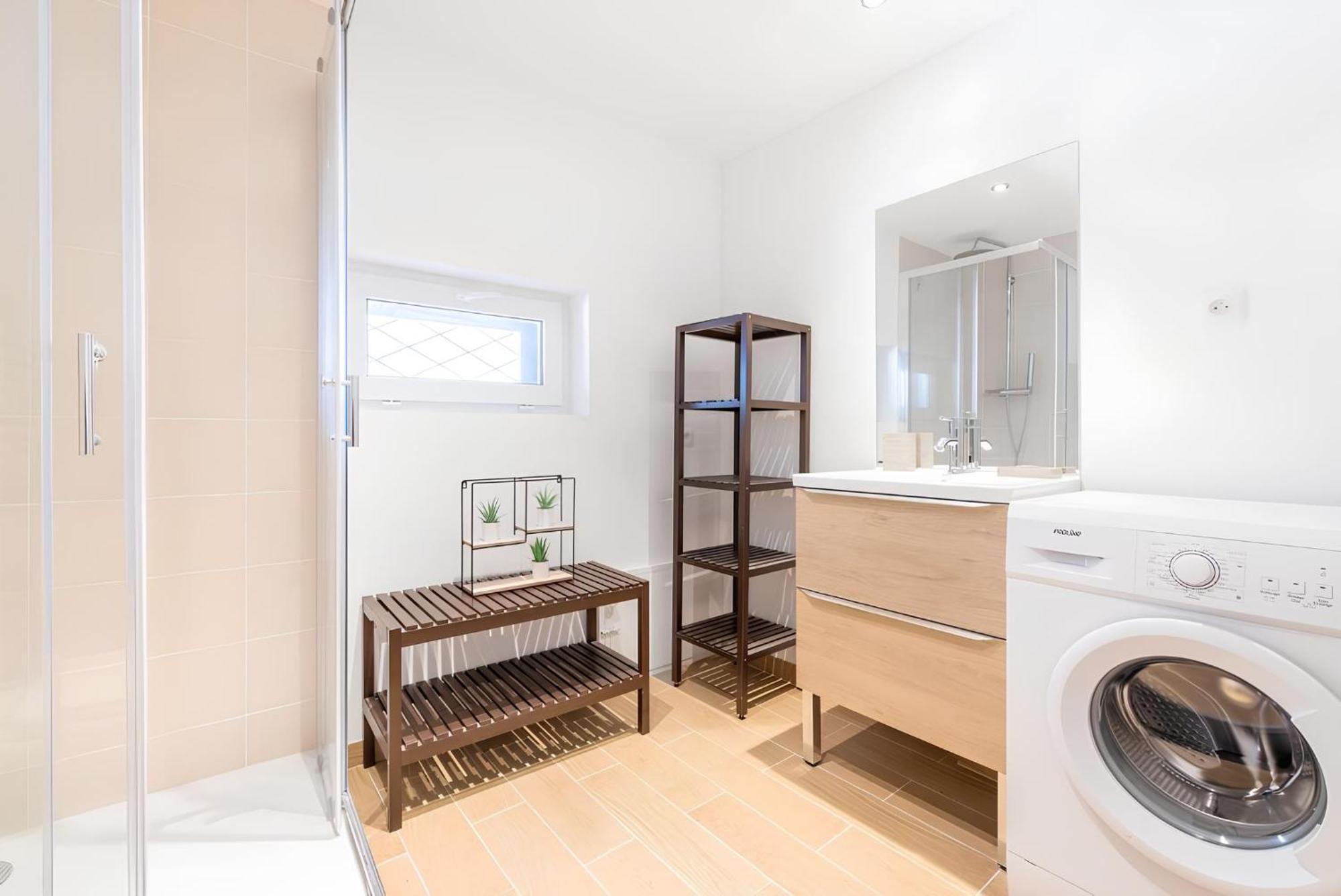 Holiday home Complexe Blancarde - 6 - 20 Pers - Clim Parking Marseille