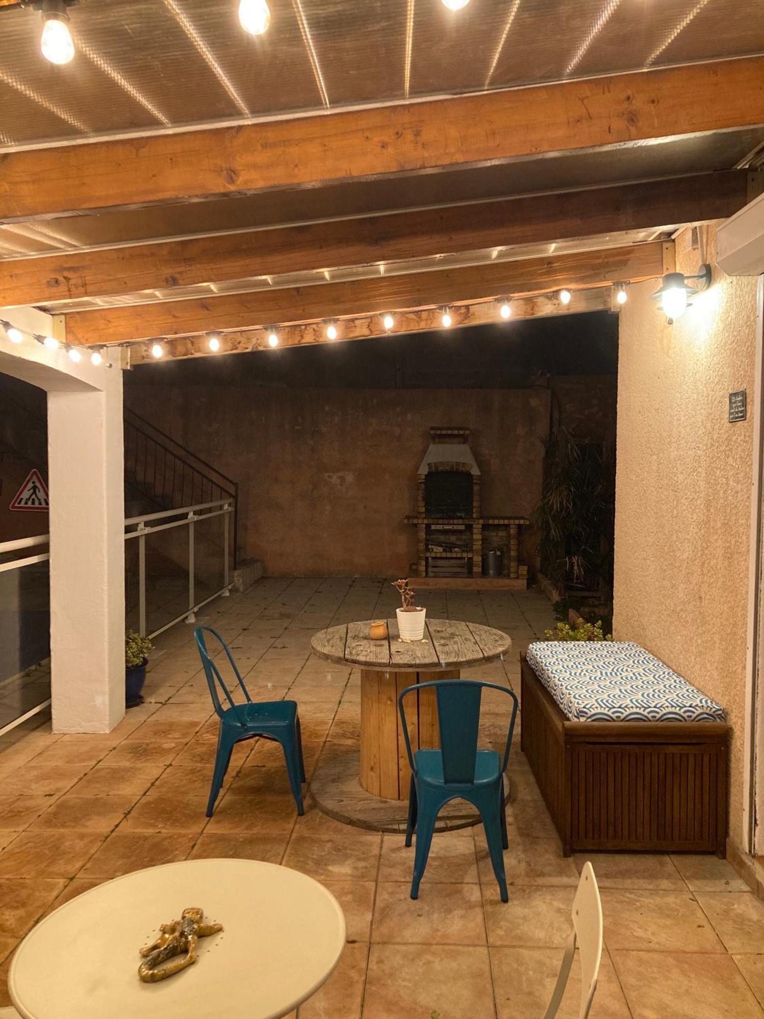 Holiday home Independant Avec Piscine Et Terrasse Marseille
