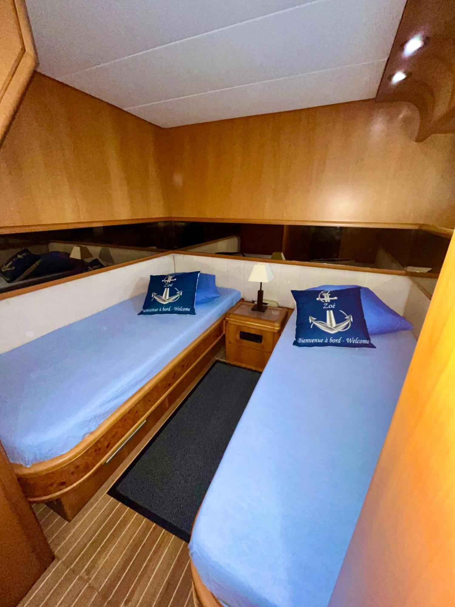 Botel Yacht