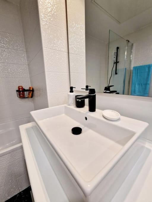 Appartement Prado David - Stade Velodrome - Parc Chanot - Luxury By The Sea Marseilles