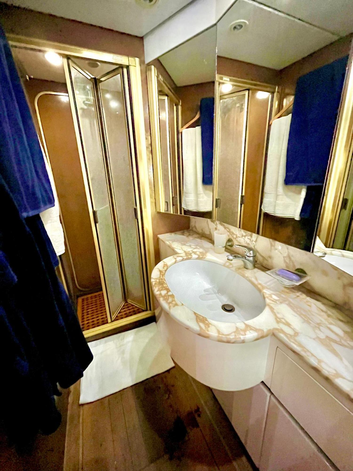 Yacht Botel