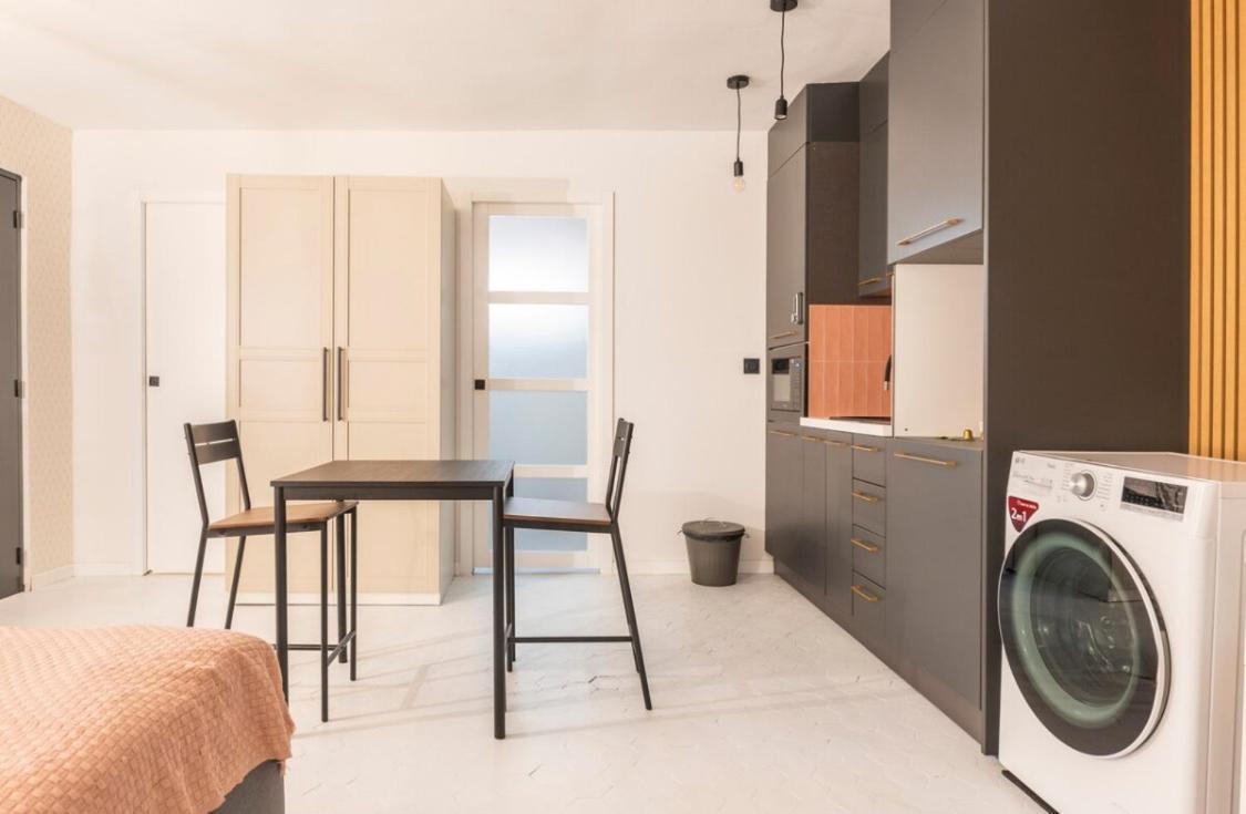 Aux Portes Du Panier Apartment