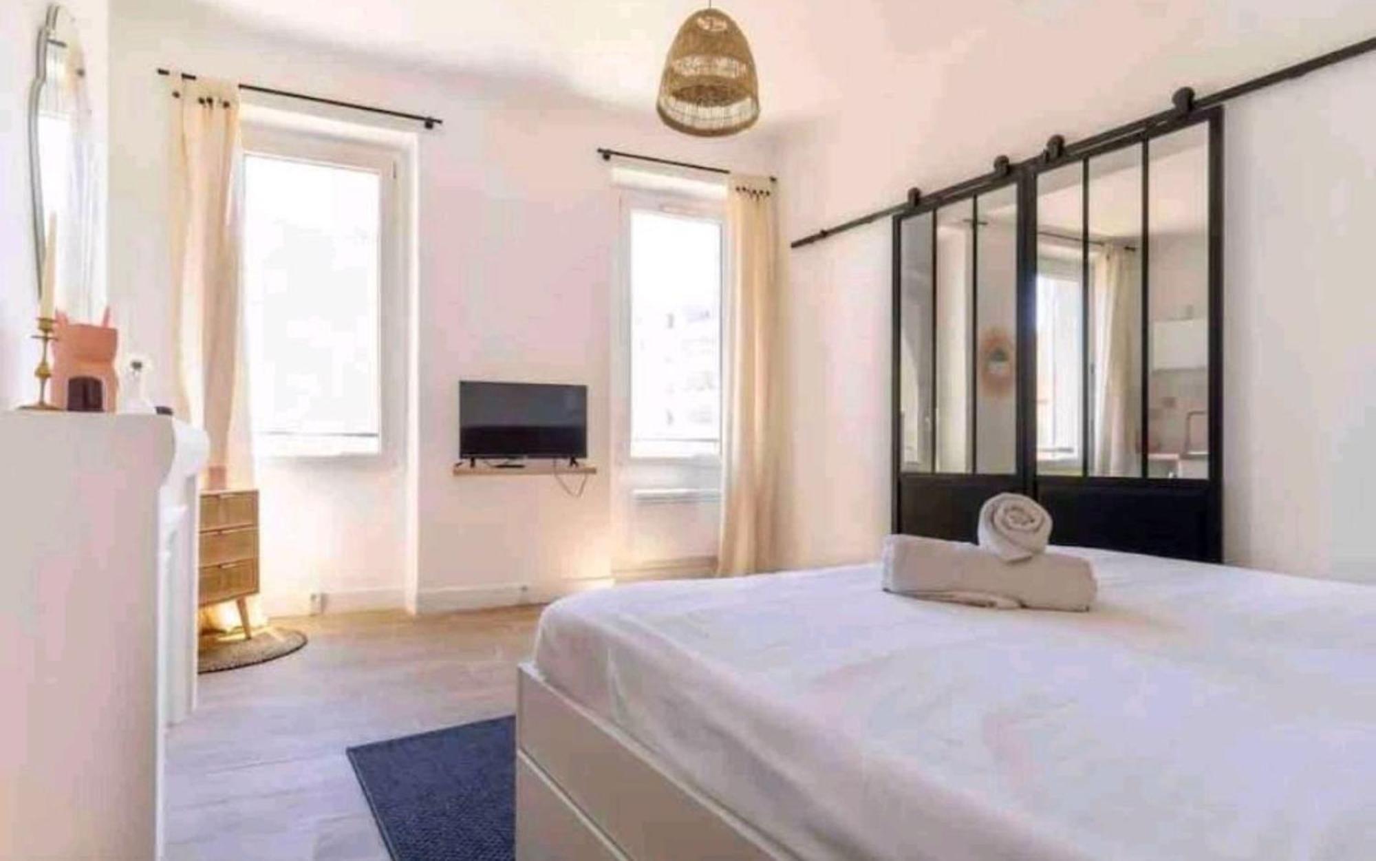 Minimalistic Style Of Baille By Weekome Apartment