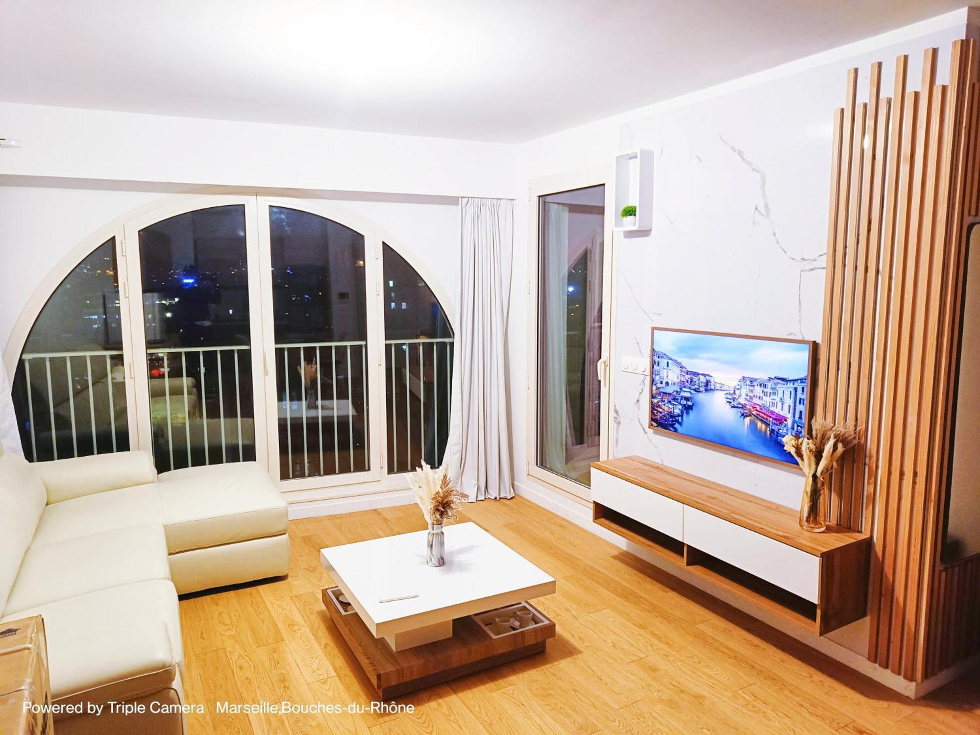 Apartment Standing Free Parking Balcony Terrasse & Clim Marseilles
