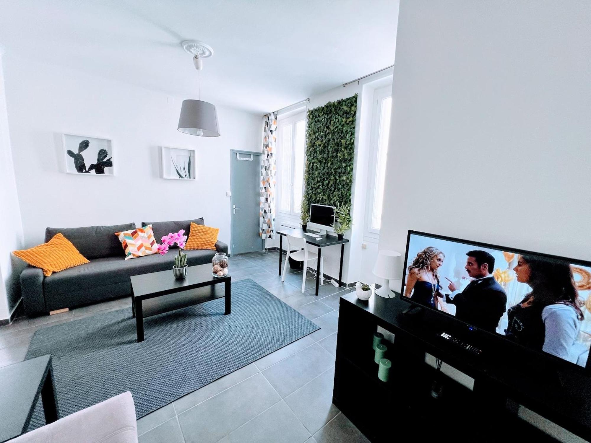 Soleil & Charme - Pres Du Vieux-port - Authentique! Apartment *