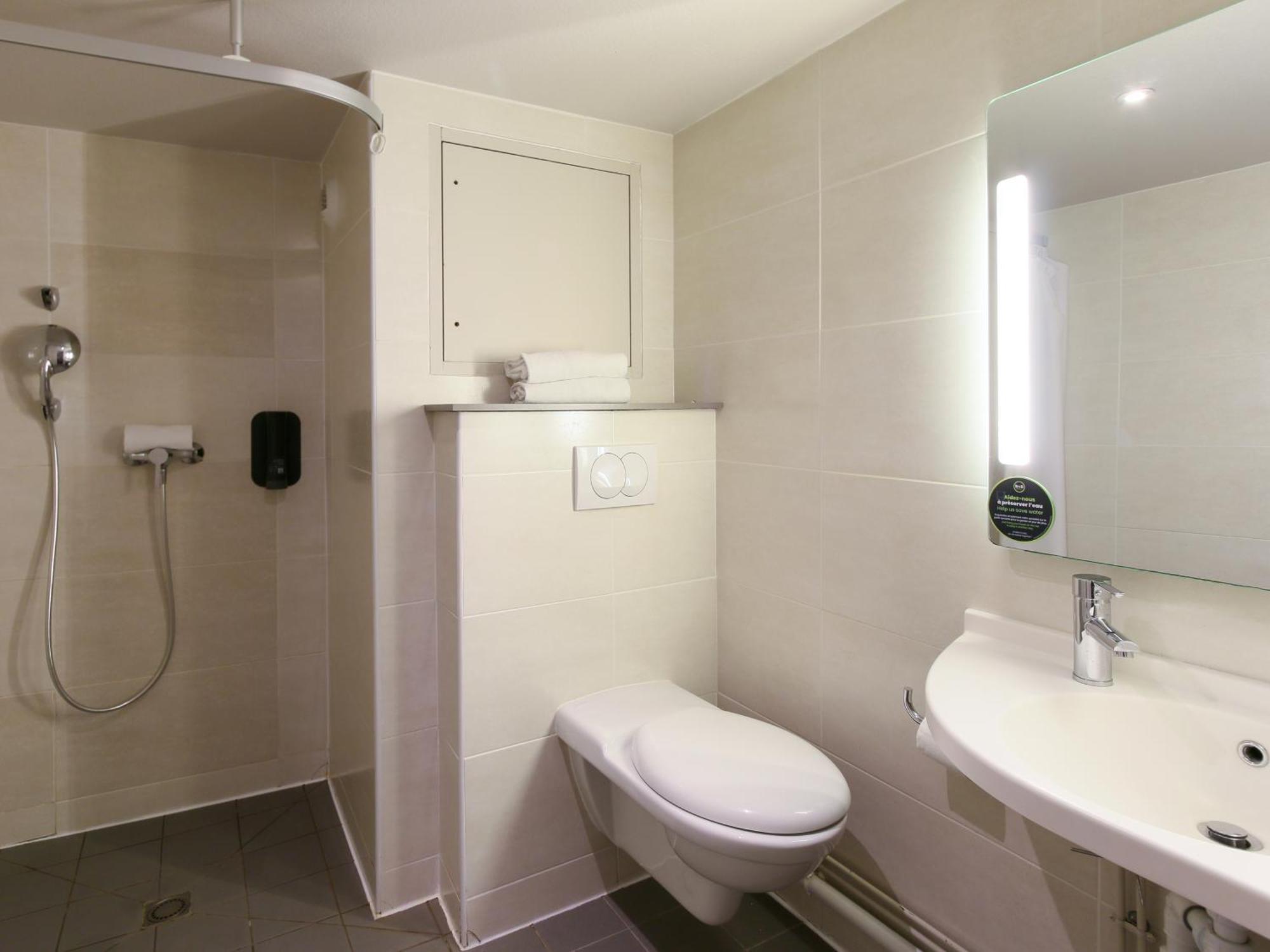 Prado Velodrome Hotel