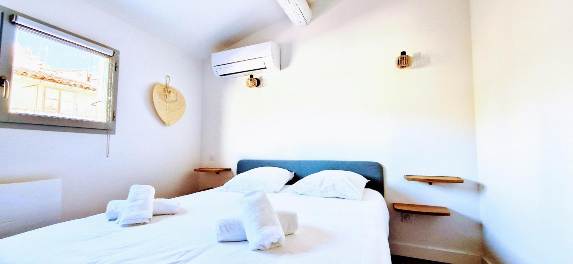 Appartement Terrasse - Hyper Centre - 2 - Parking Gratuit - Calme & Lumineux - Arrivee Autonome Marseilles