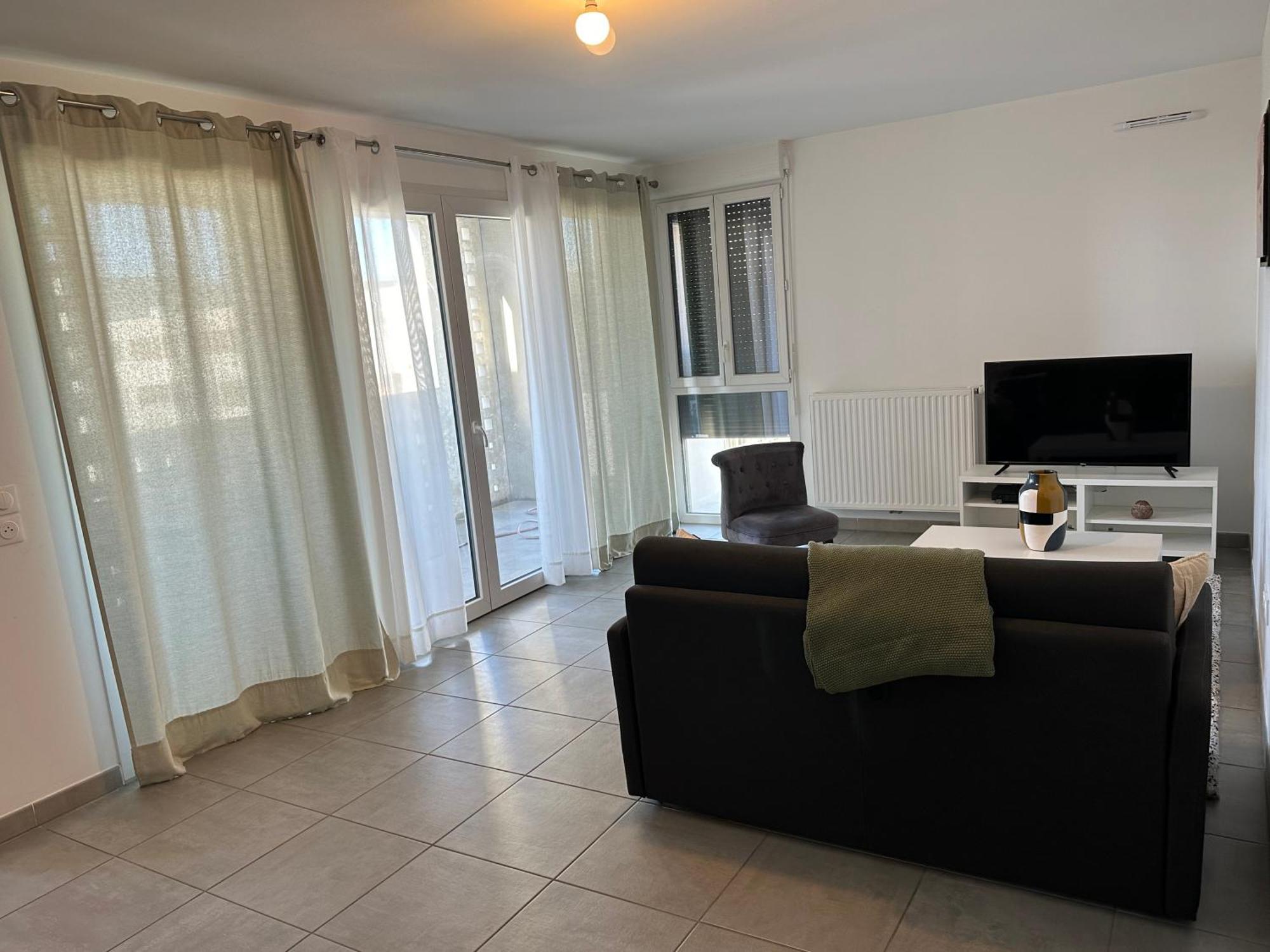 Apartment Apparemment Lumineux *