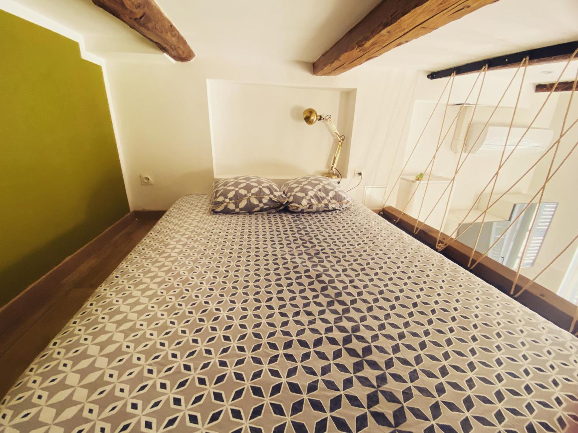 Vaste Et Loft Climatise Au Coeur De * Marseille