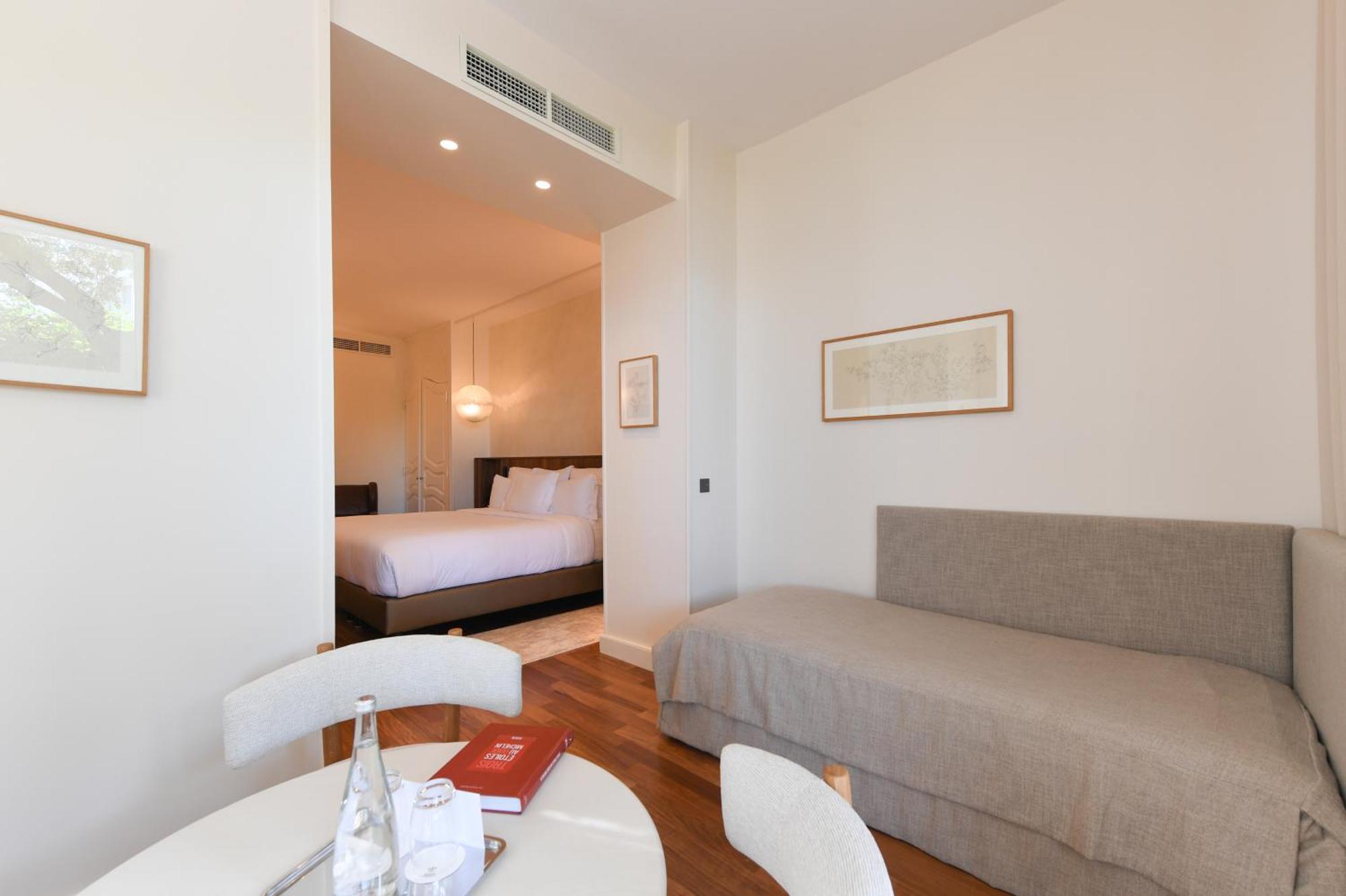 Khách sạn Le Petit - Passedat 5*